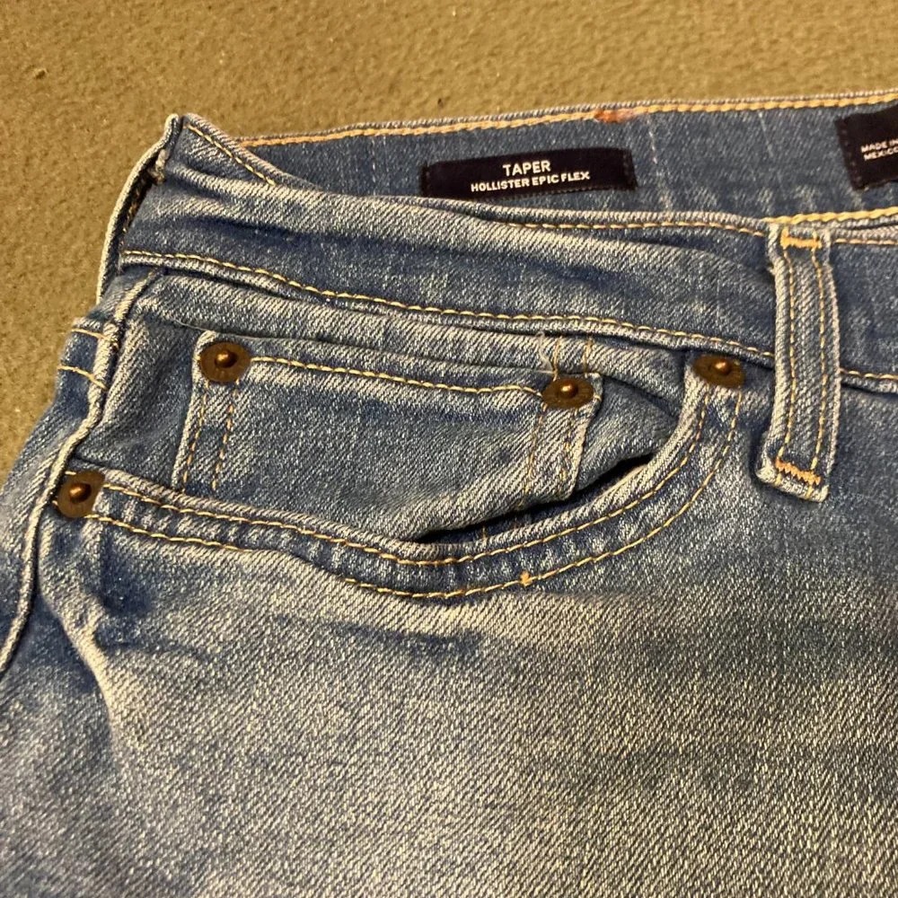NWOT Hollister Taper Epic Flex Men's Denim Jeans 28 x 30 (#10)